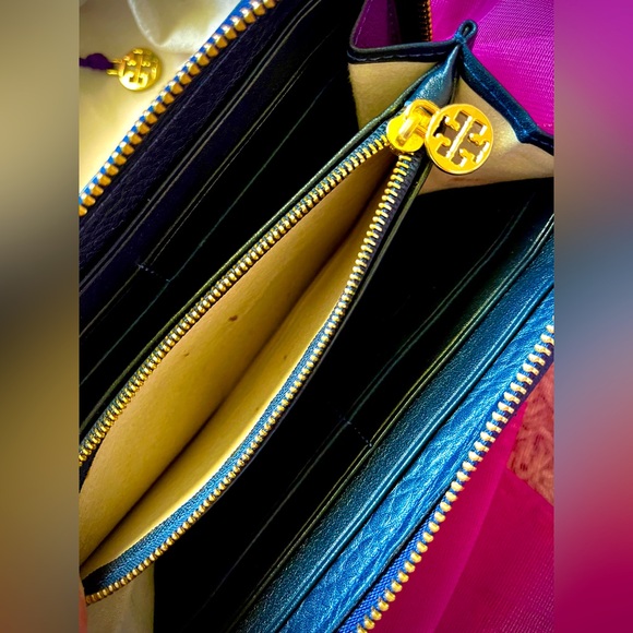 TORY BURCH Britten Zip Continental Wallet with Dust Bag - Blue Leather - Picture 6 of 7